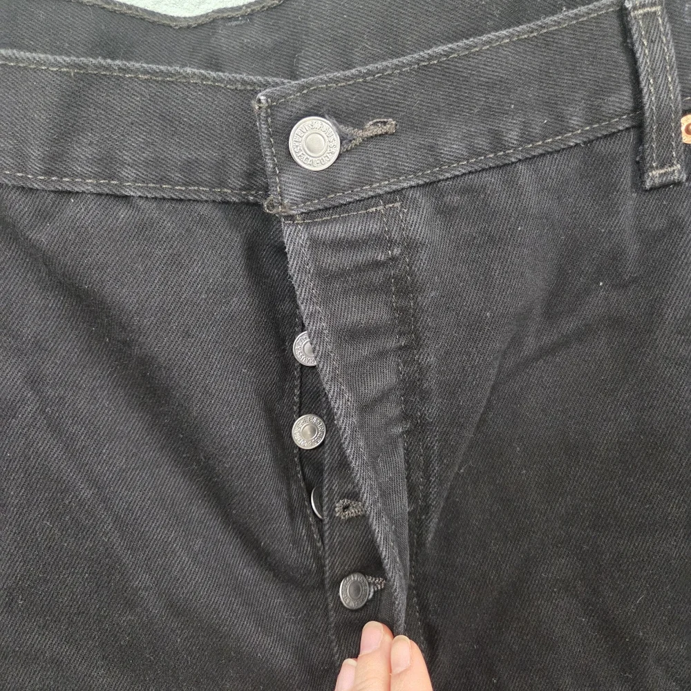 Levi's 501 Button Fly Men's Black Jeans 42x30 Straight Leg‎ Streetwear